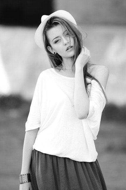 spring capsule wardrobe fashion