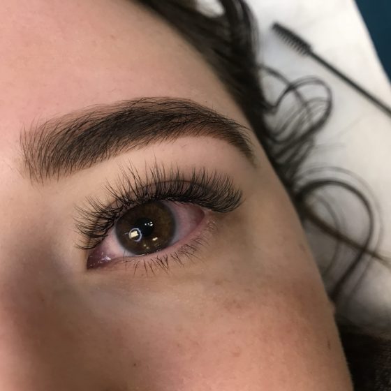 groom Women eyebrows