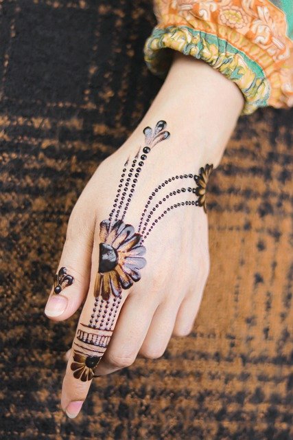 heart mehandi design