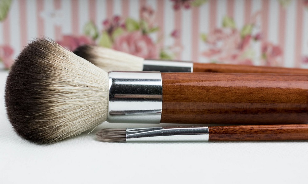 face makeup brush
