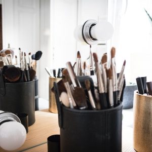 makeup brush